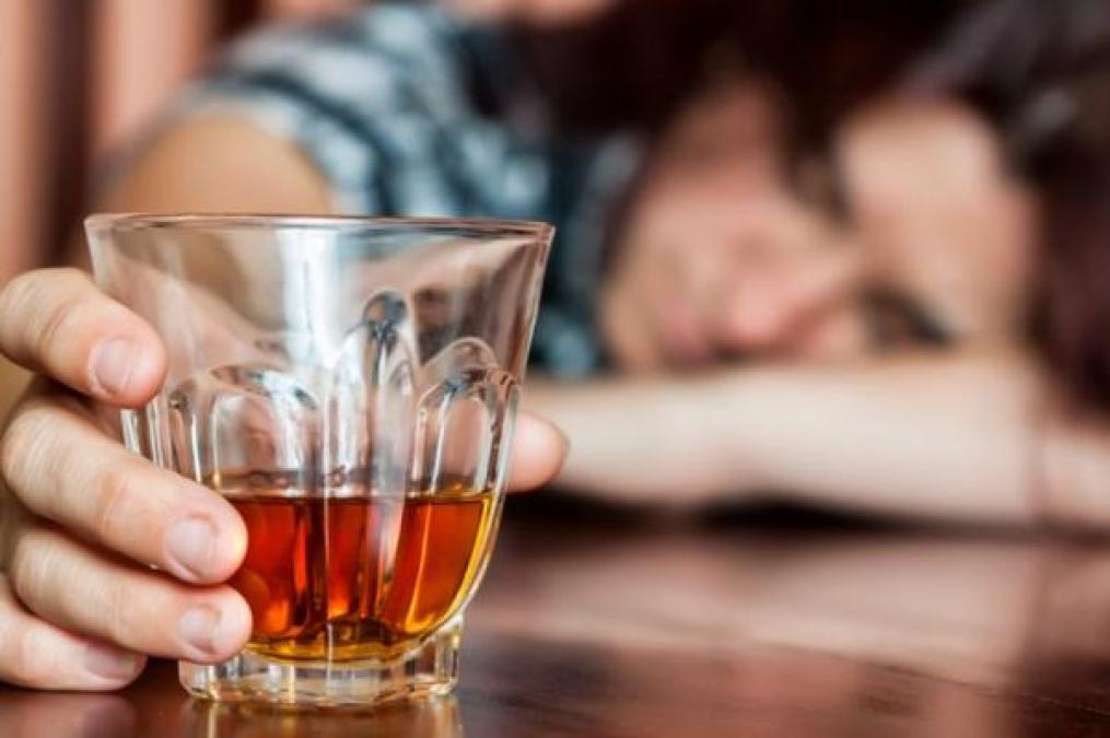 15-летняя девочка отравилась суррогатным алкоголем