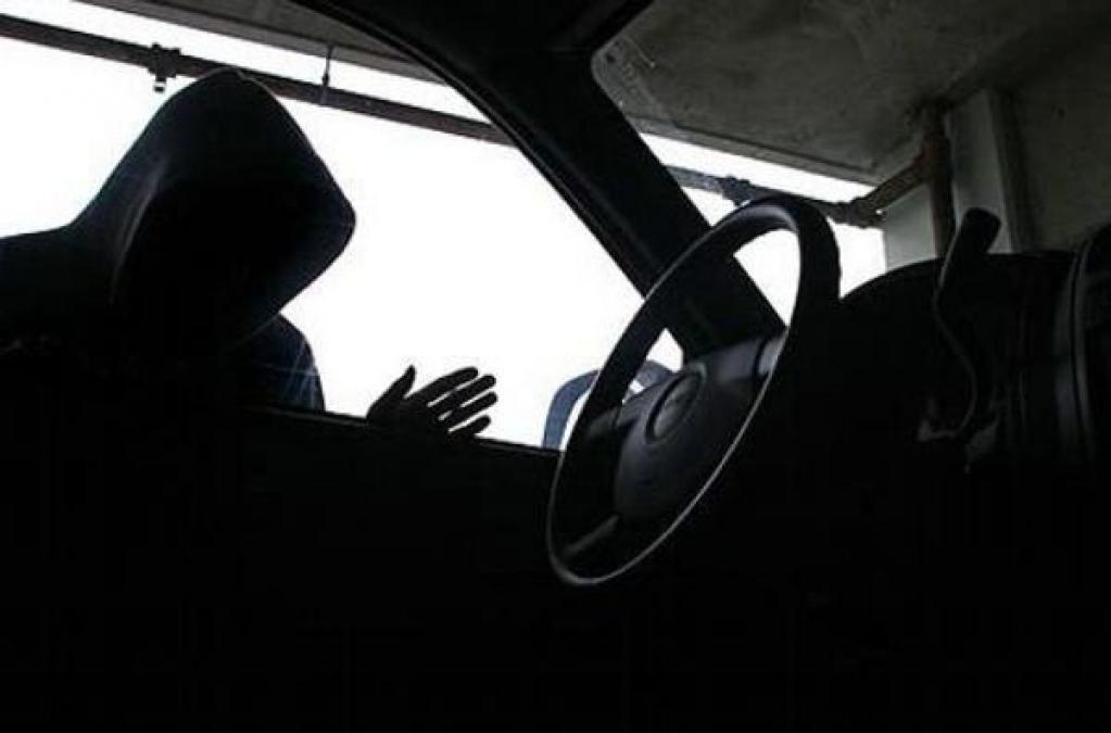 В Кременчуге воры «чистят» автомобили