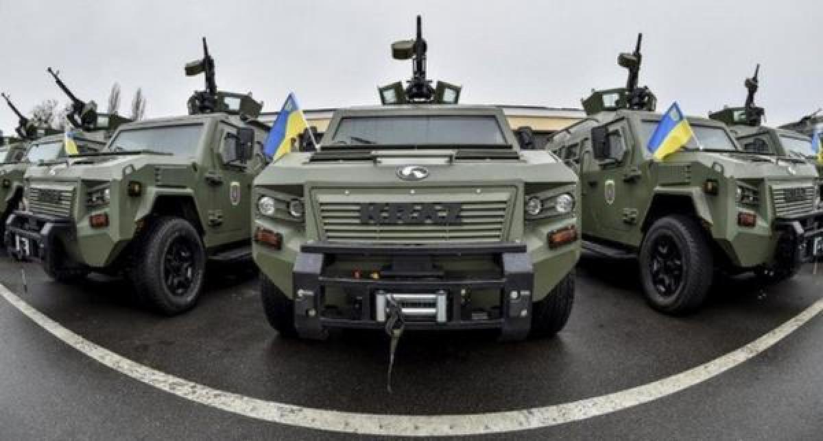 Министр обороны и Секретарь СНБО на передовую ездят на кременчугском Кугуаре