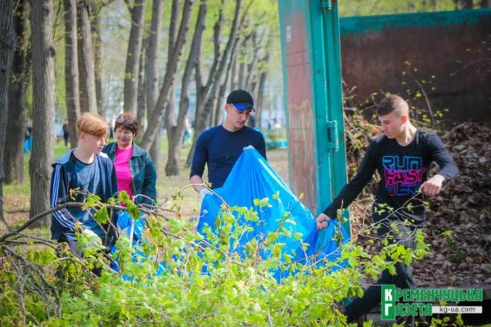 В парке «Крюковский» впервые провели генеральную уборку