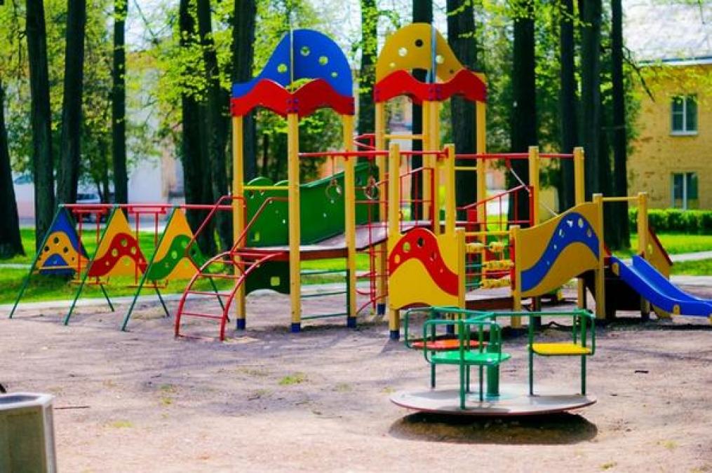 До конца лета в Кременчуге установят 5 детских площадок