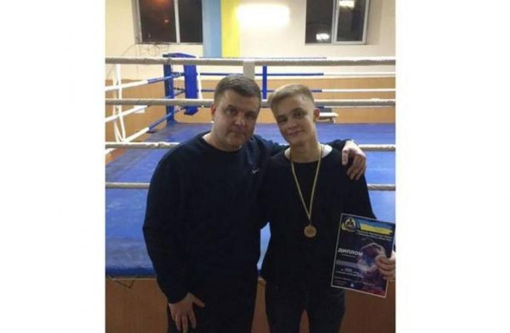 Сын экс-кандидата в мэры Кременчуга стал чемпионом области по тайскому боксу