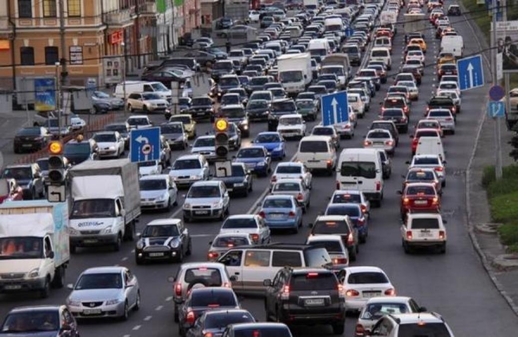 Для владельцев автотранспорта с 1 января вводятся четыре дополнительных налога