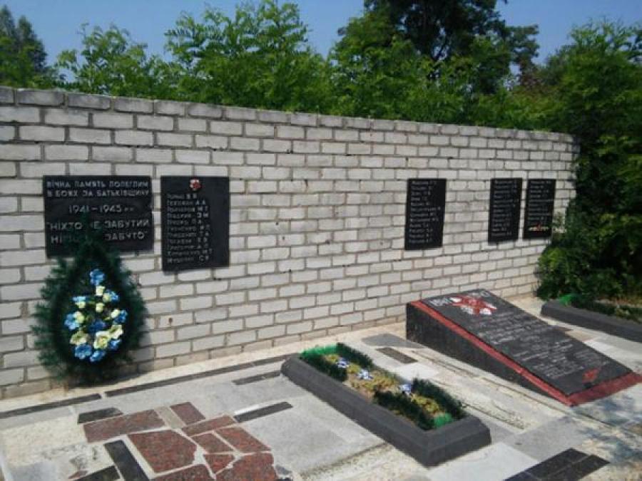 Под Кременчугом плиты памяти о погибших сдали на металлолом