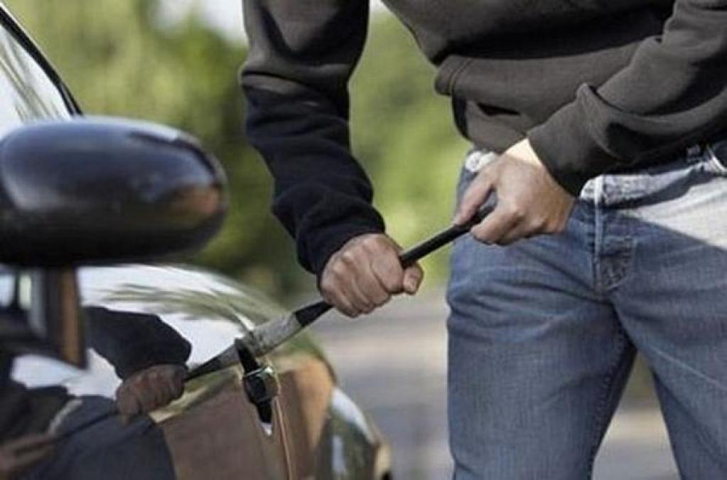 В Кременчуге угнали ВАЗ и … детский велосипед
