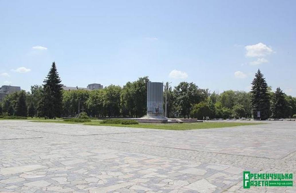 Кременчужане инициируют демонтаж «памятника вандалам»