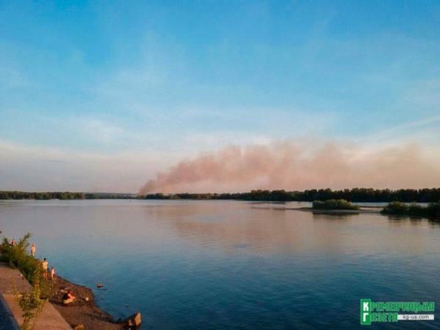 Фотофакт: вчера горели Шаламай и Дынька