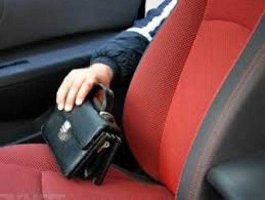 В Кременчуге злоумышленники «зачистили» салон автомобиля