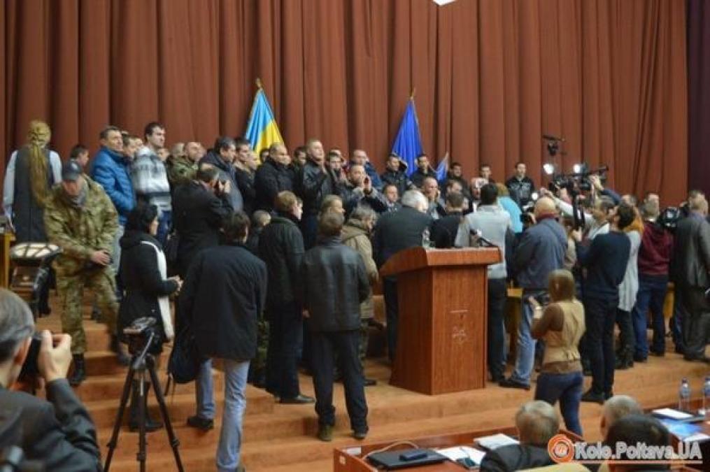 Выступление Холода вызвало потасовку в облсовете (дополнено)