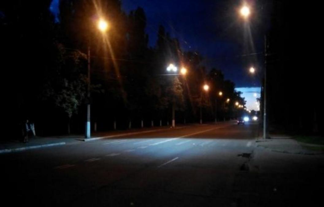 На Молодежном освещают проблемные переходы