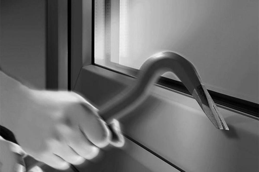 В Кременчуге воров интересуют электроинструменты и деньги