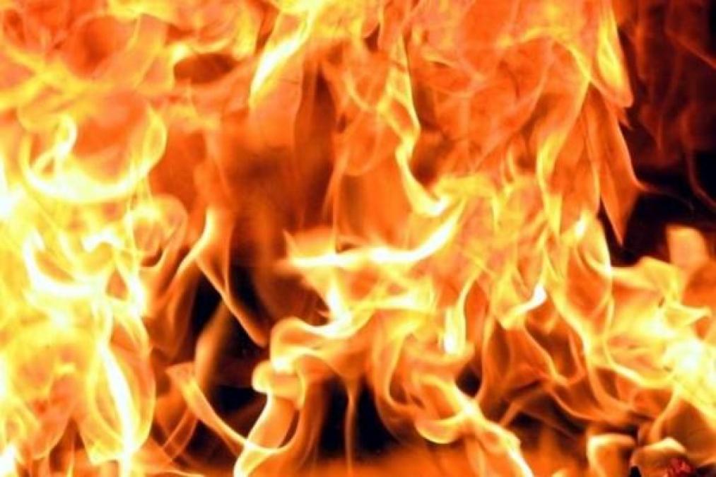 В Кременчуге пожарным пришлось тушить автомобиль