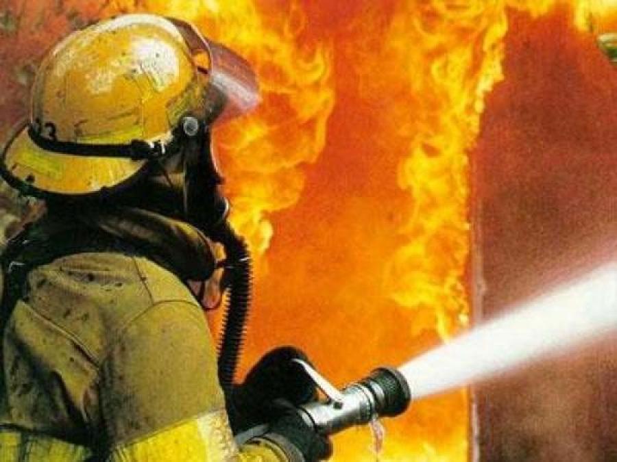 В Кременчуге горел гараж, дом и ВАЗ