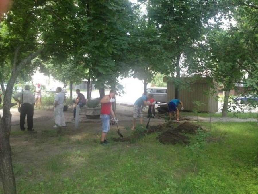 Возле магазина «Сакс» разгорается очередной скандал
