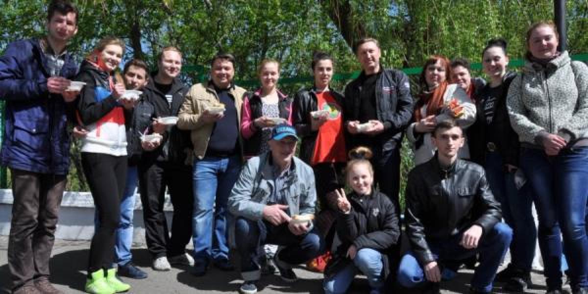 Губернатор Полтавщины ел кашу со студентами