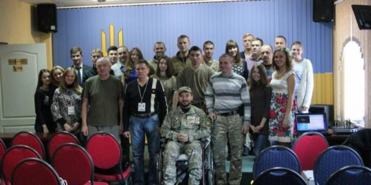 Студенты Кременчугского ВУЗа проведали бойцов АТО в госпитале инвалидов