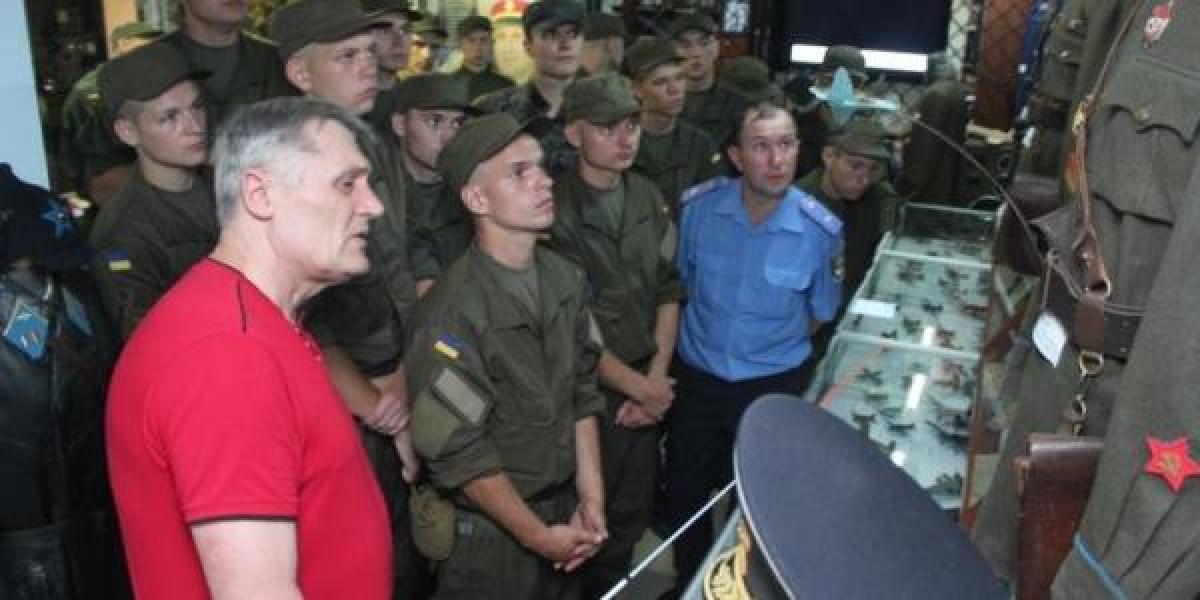 Кременчугские нацгвардейцы посетили музей авиации