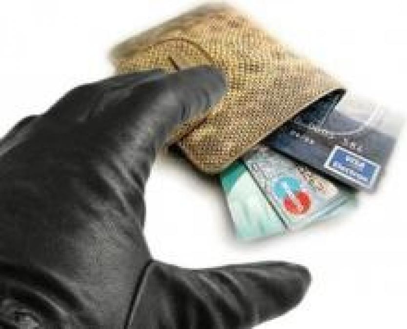Суд обязал банки возвращать украденные с карточек деньги	