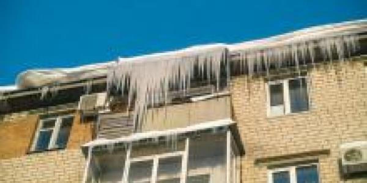 В центре Полтавы женщину «убила» сосулька
