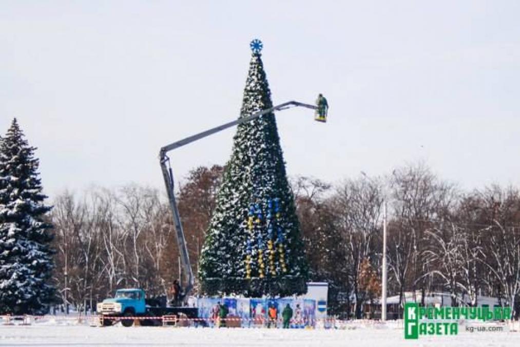 Главная елка Кременчуга с 18 декабря будет работать в режиме nonstop