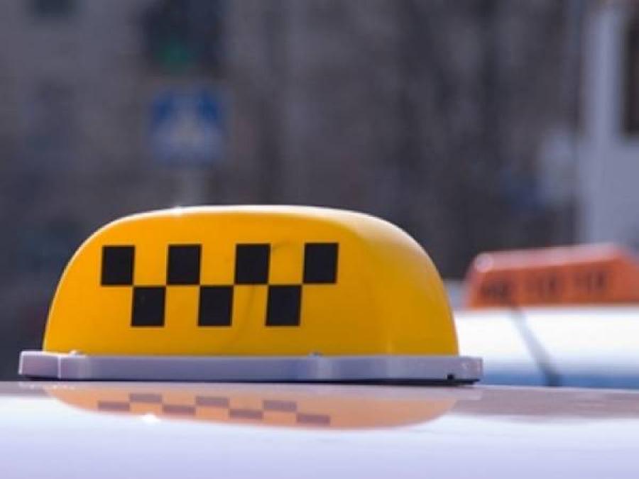 В Кременчуге из-за снега такси повысили цены на проезд