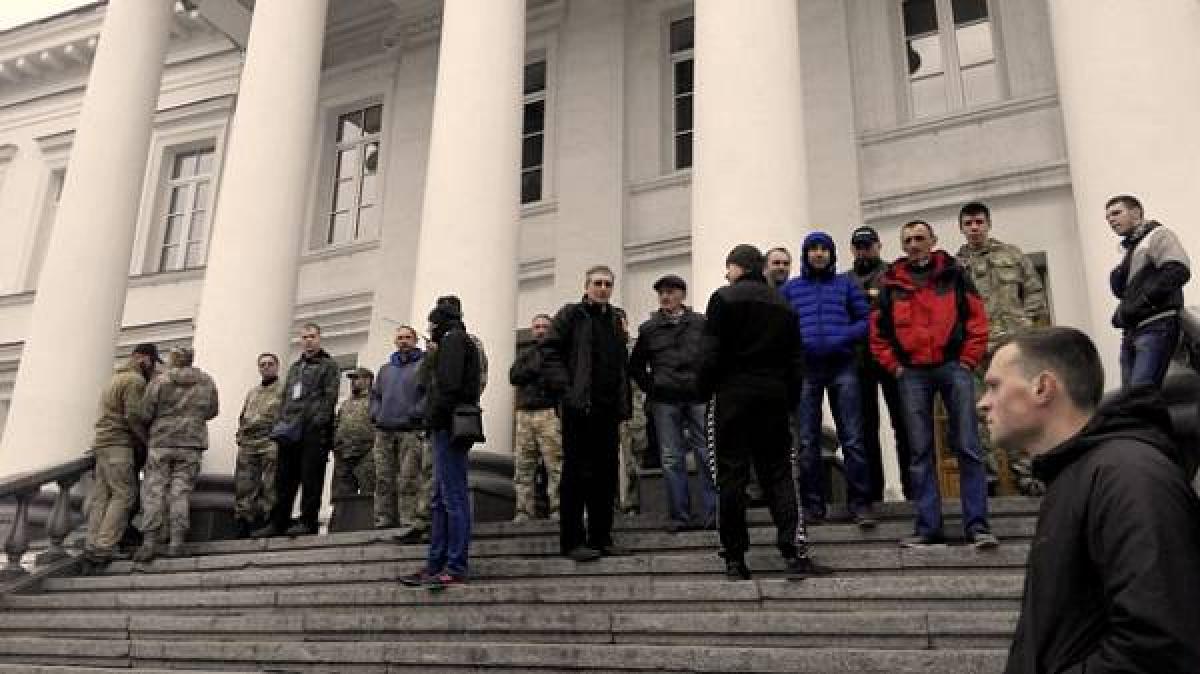 В Полтаве блокируют горсовет, а Мамай покинул город