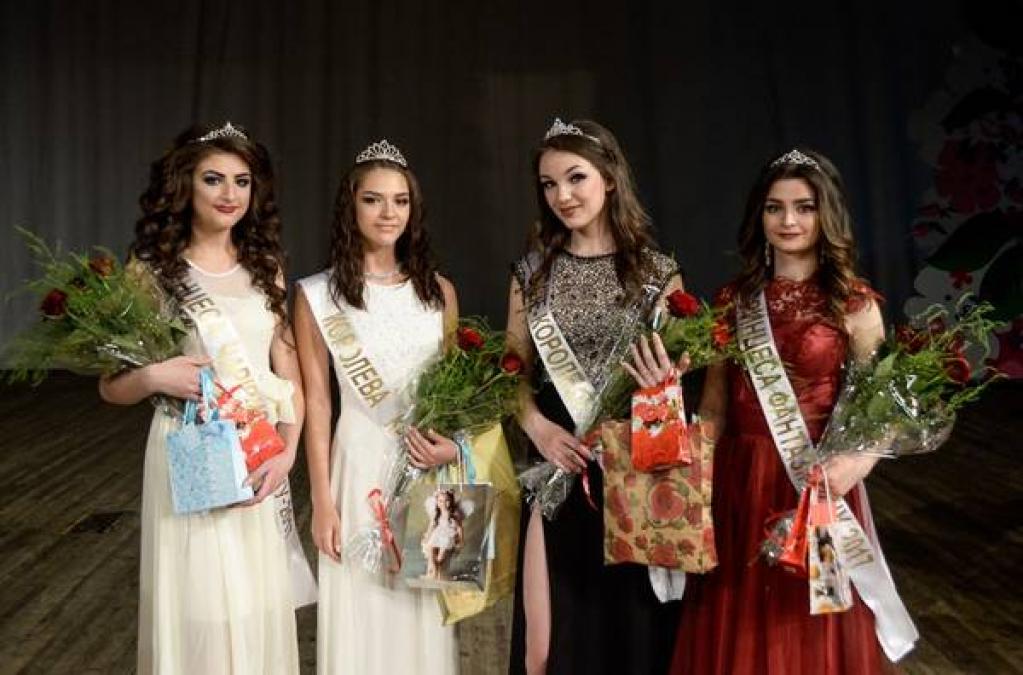 Студентка факультету економіки та управління Ксенія Кондратець виборола титул Королеви навчального закладу у цьому році