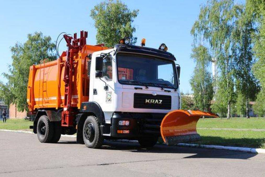 Мусоровоз КрАЗ-5401 уехал к коммунальщикам Запорожья