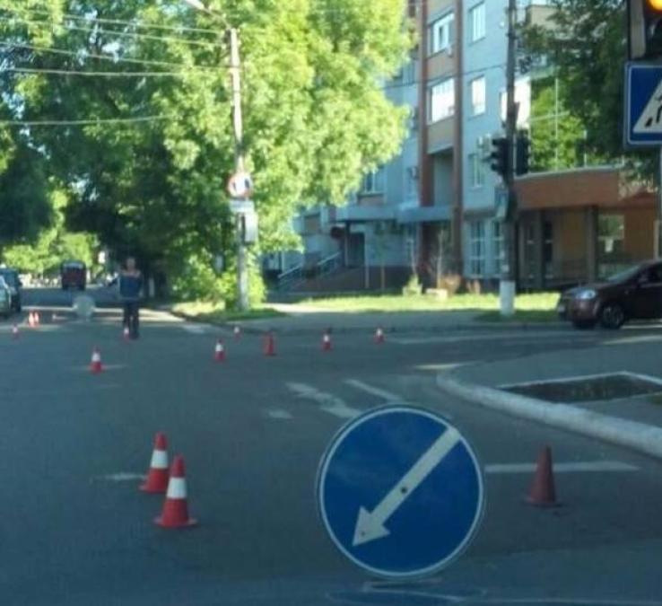 Вниманию водителей: в центре города наносят дорожную разметку