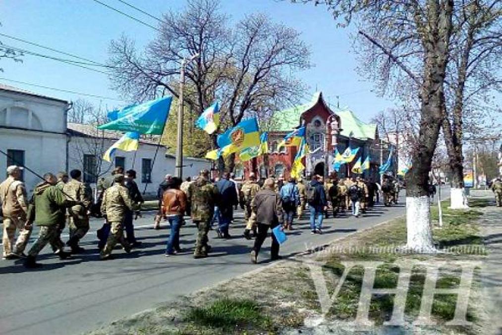 В Полтаве активисты разблокировали работу горсовета, но с Мамаем им встретиться не удалось