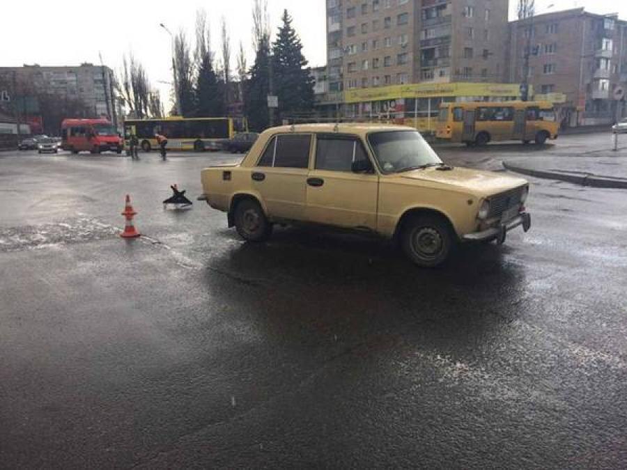 В Кременчуге под колеса ВАЗа попала девочка