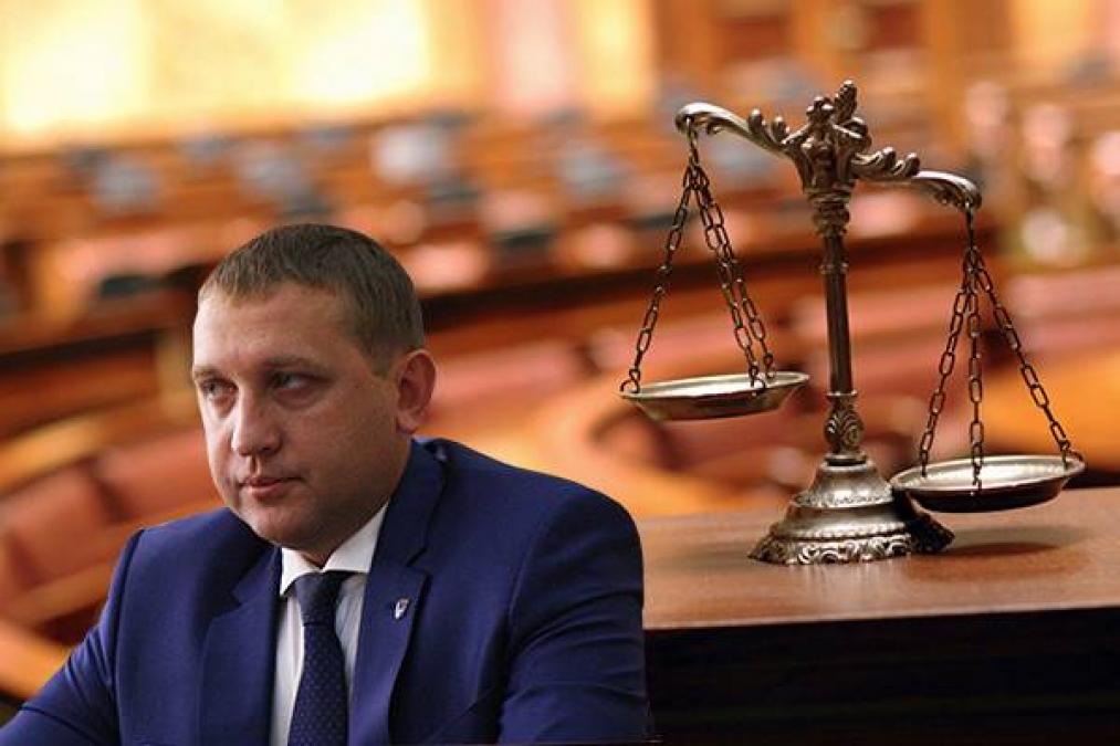 День работников суда Украины: Малецкий и Ко игнорируют правосудие