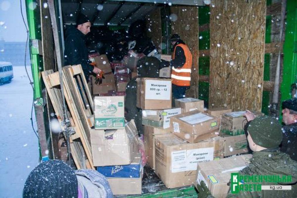 Кременчужане повезли полную фуру гуманитарной помощи в Авдеевку