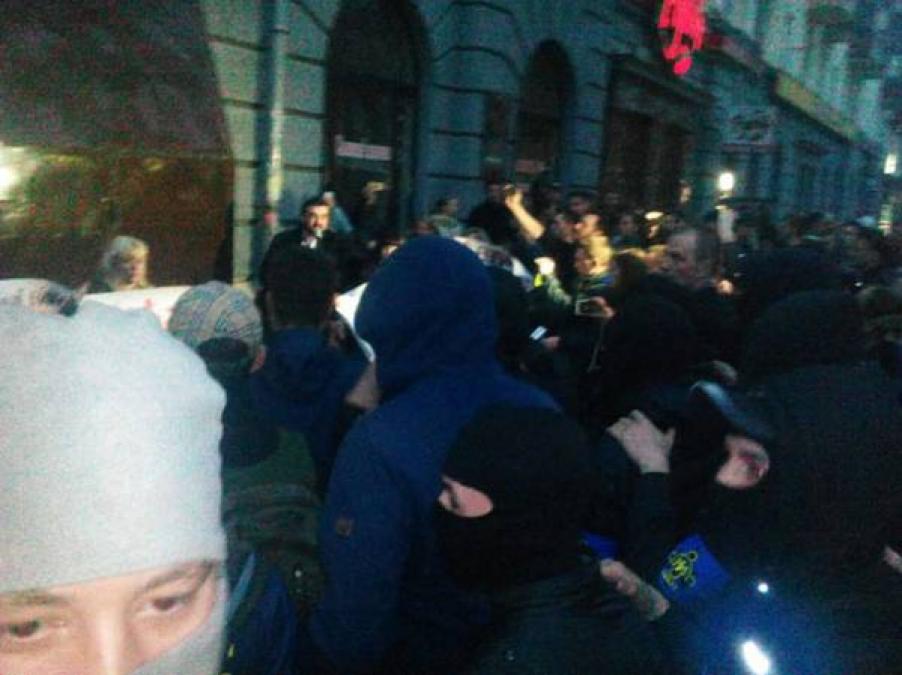Выезд из Полтавы перекрыт после вчерашних столкновений