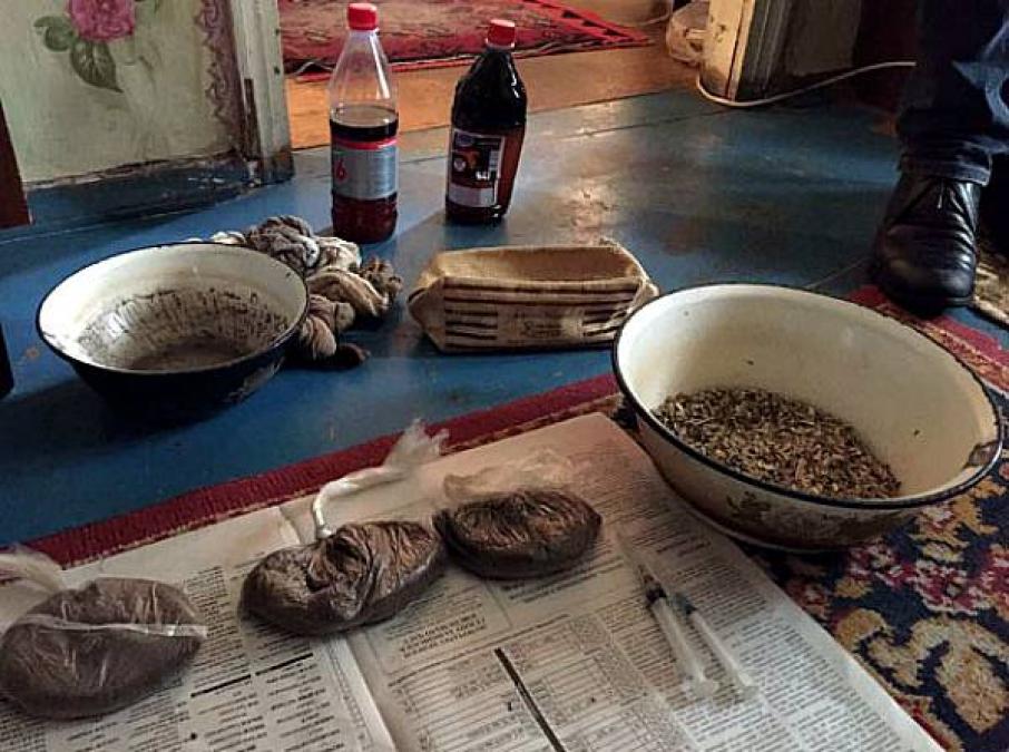 Полиция нашла у 77-летней кременчужанки в квартире наркотики 