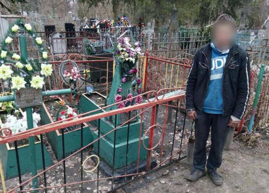 Полицейские Кременчуга задержали опытного вандала