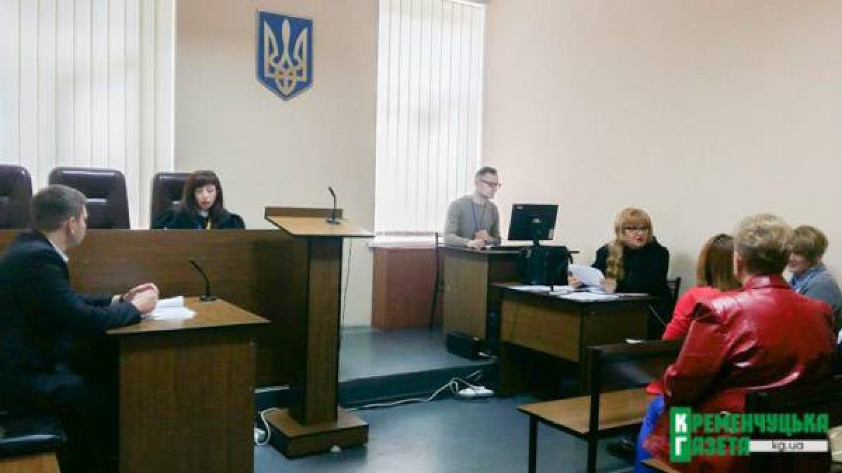 Райсуд отменил решение горсовета о запрете ночной продажи алкоголя в Кременчуге