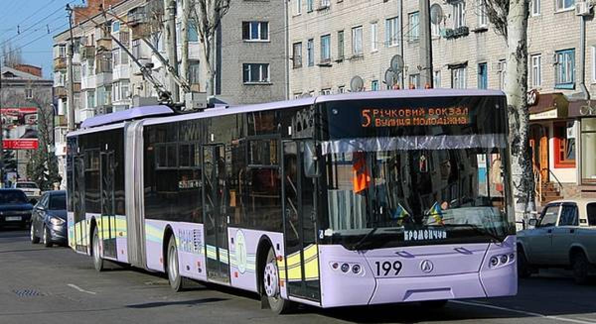 Кременчуцький школяр пропонує зменшення споживання струму тролейбусами