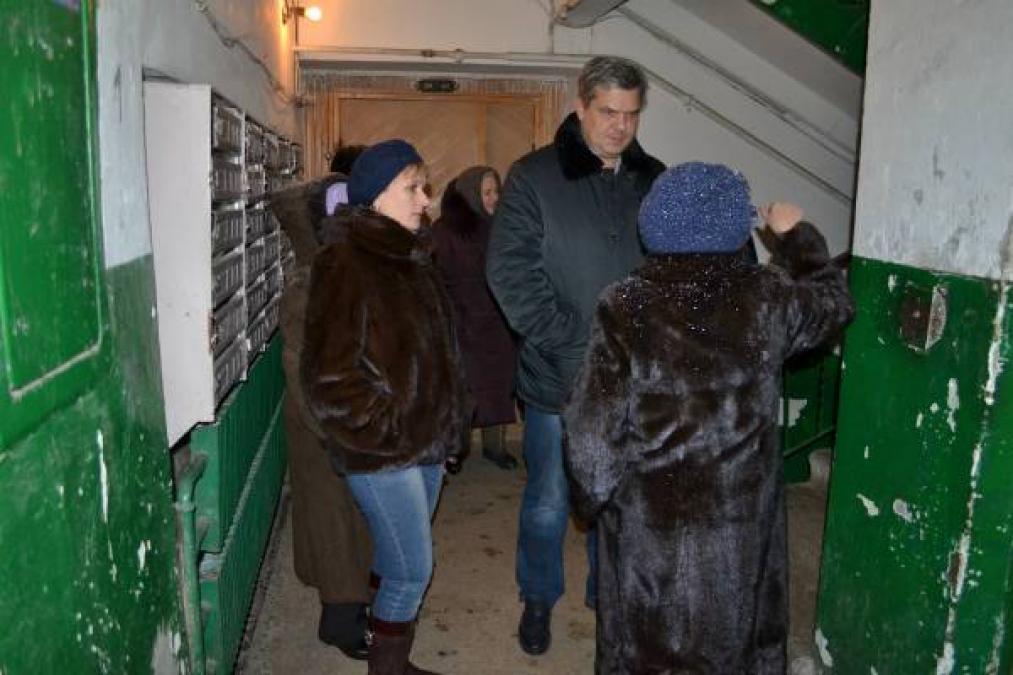 Депутати Кальченко та Макаруша вимагають від управляючої компанії виконання своїх зобов’язань 