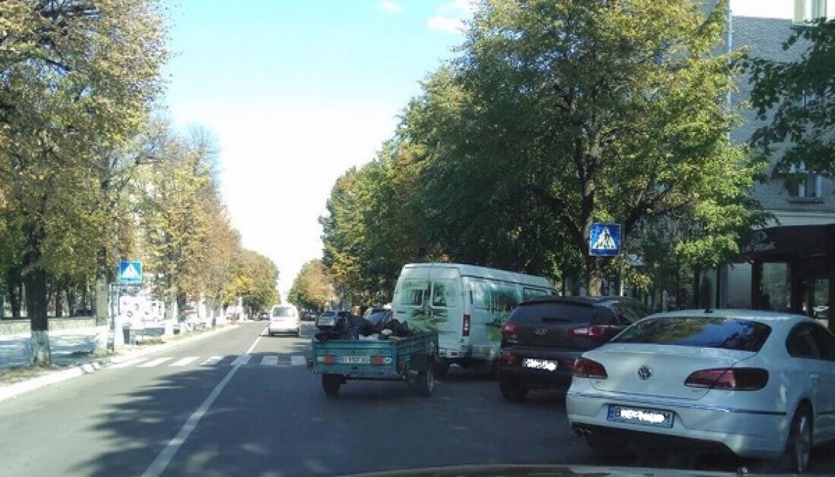 «Благоустрій Кременчука» припаркувався: «писок сховав, а дупу виставив»