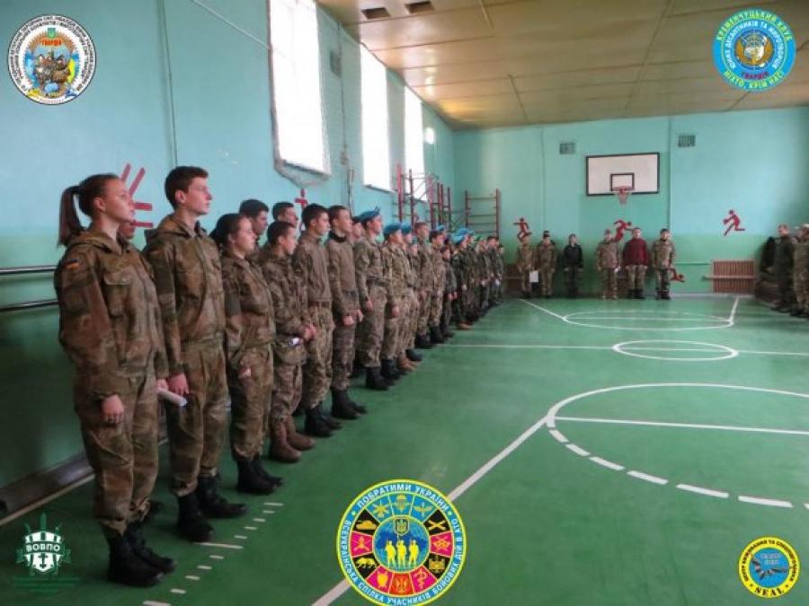 У Кременчуці змагались юні десантники