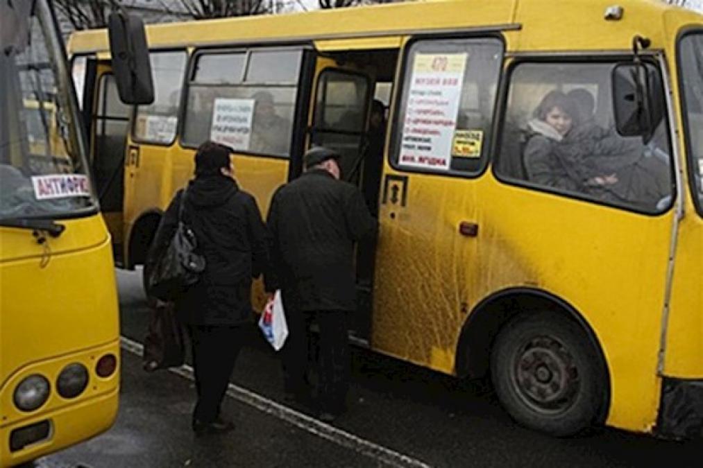 Поліція підозрює перевізників у «відкатах» чиновникам міськради