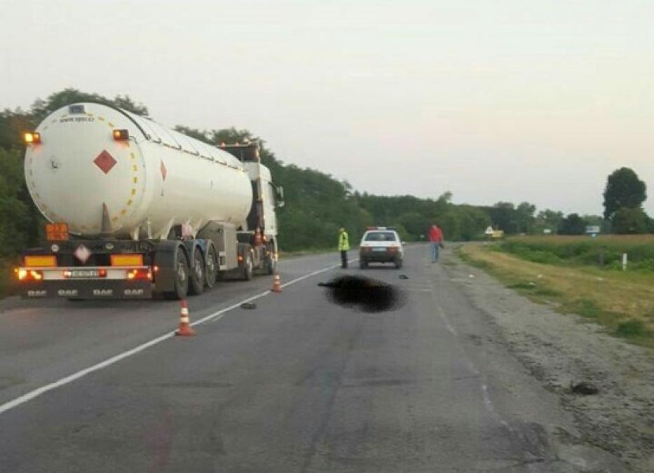 Под Кременчугом водитель сбил человека и скрылся