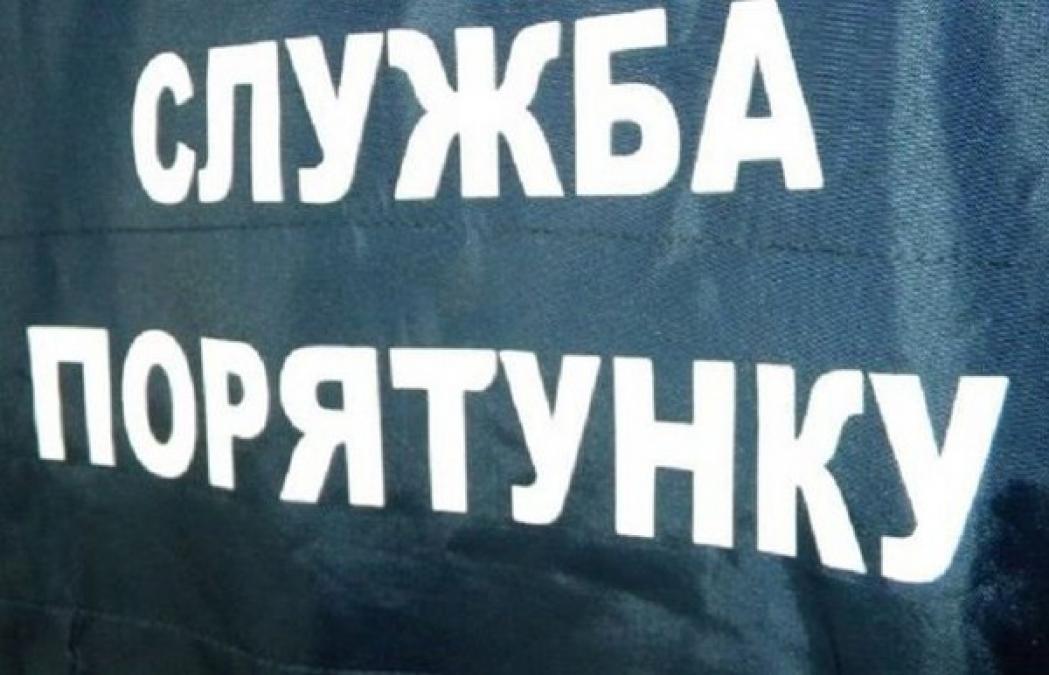 На Молодежном спасатели снимали кременчужанку с крыши балкона