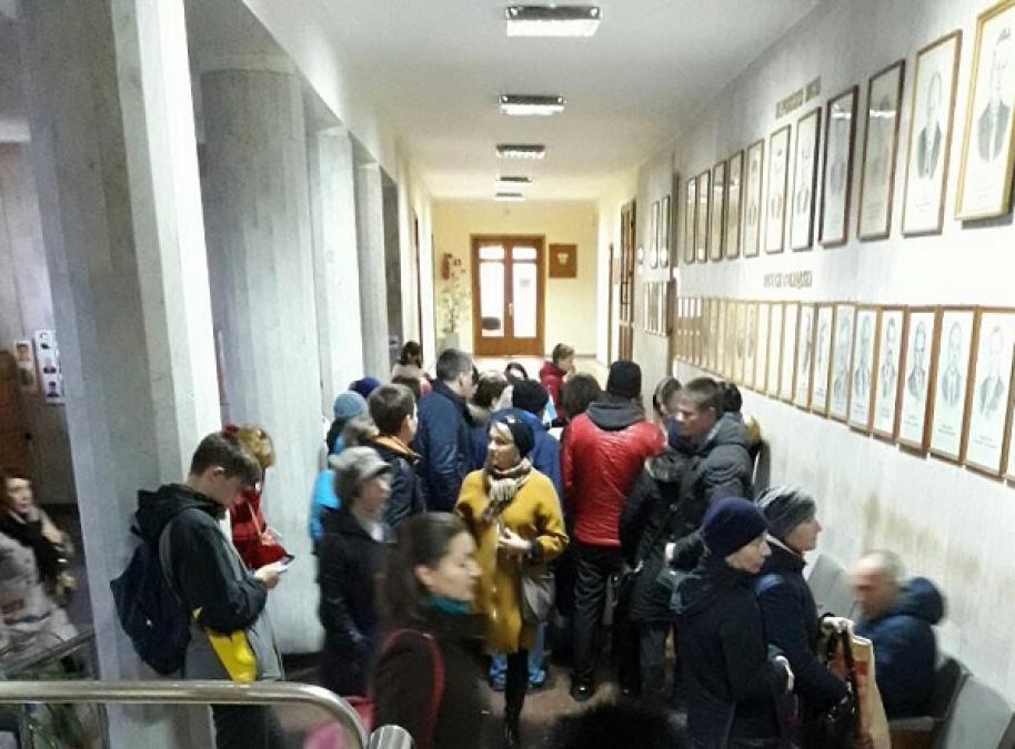 В Кременчугском Центре админуслуг утром по пятницам – «столпотворения»