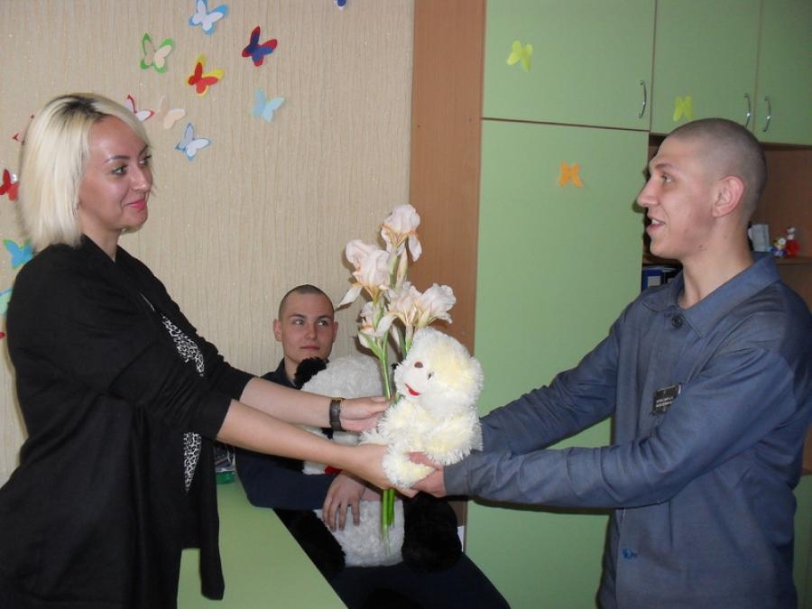 Вихованці Кременчуцької колонії написали листи-сповіди мамам