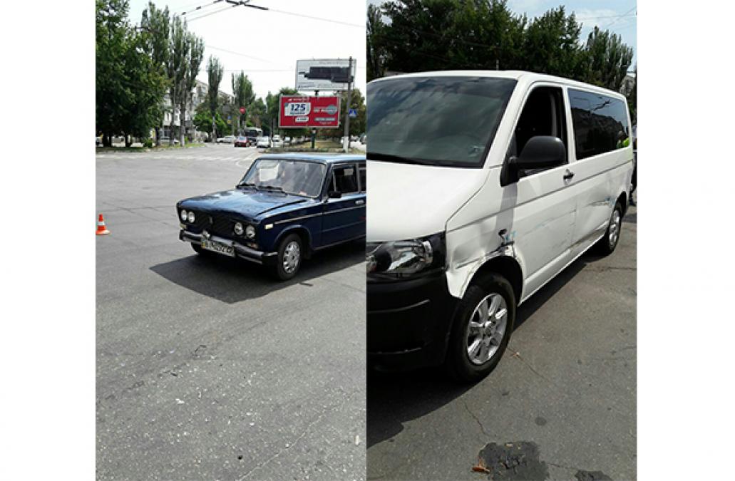 У обох автомобілів механічні пошкодження.