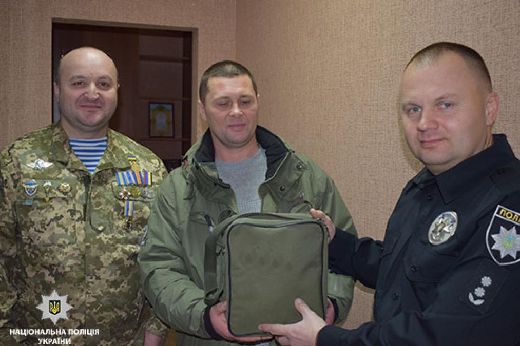 Воднім поліцейським подарували прилад нічного бачення