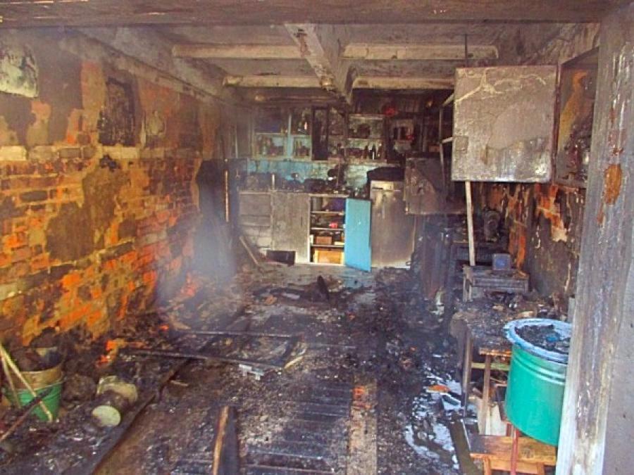 У провулку Героїв Бреста горів гараж
