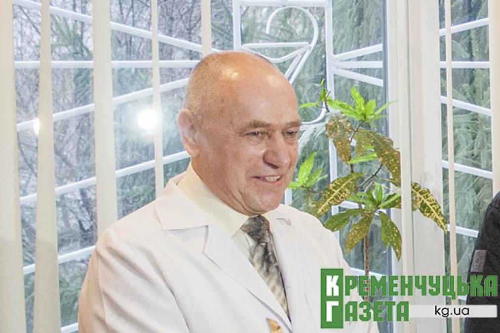 Главврача Кременчугского роддома Прокопчука городские власти хотят наградить за заслуги перед городом